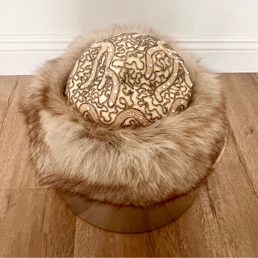 Vtg 1950s‎ Julius Garfinckel & Co. Cream Color Fox Fur Embroidered Formal Hat